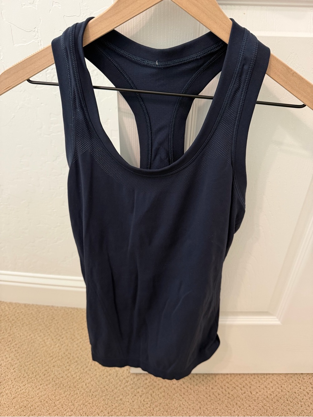 Athleta Momentum Seamless Women's Navy Racerback Performance Tank Top